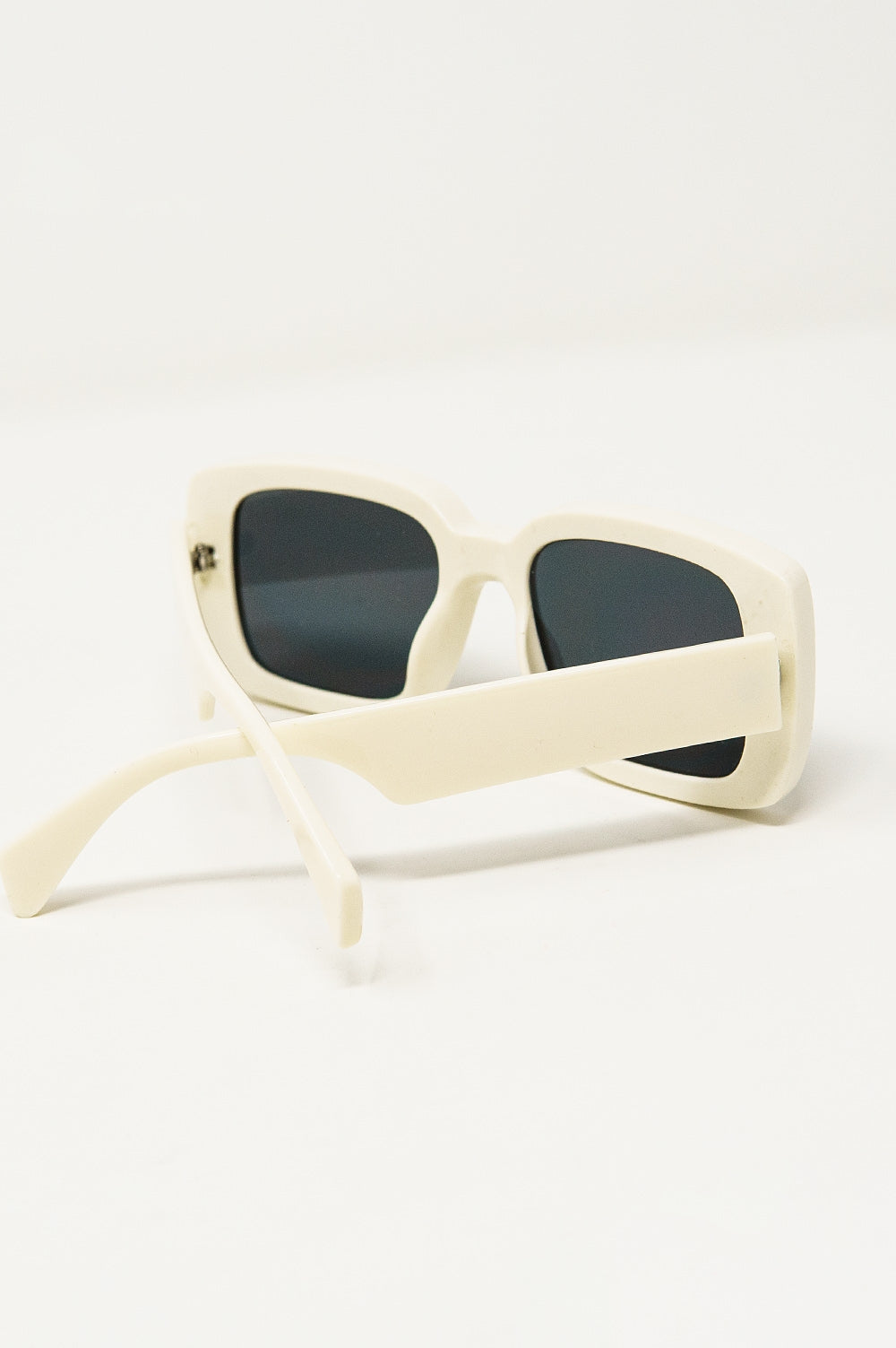 Oversized Rectangular Sunglasees with WIde Frame
